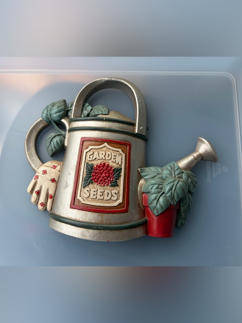 HOME INTERIORS PLASTIC KITCHEN PLAQUE WATERING CAN